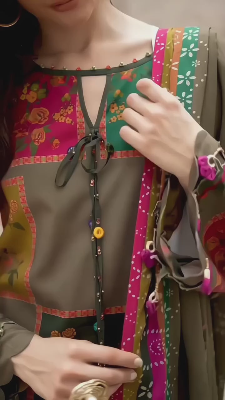 DIGITAL PRINTED 3PC KARANDI DRESS WITH DIGITAL PRINTED KARANDI SHAWL